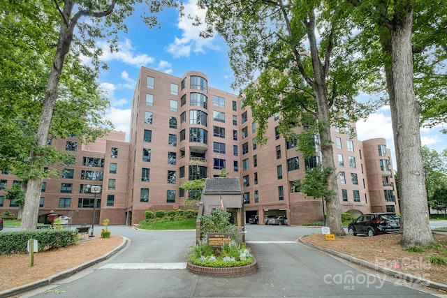 830 Cherokee Rd, Charlotte, NC 28207 - photo 2