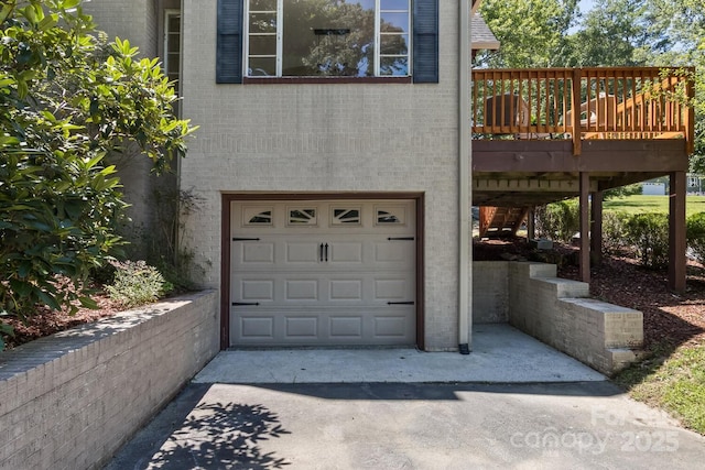 39 Nix Rd, Hendersonville, NC 28792 - garage featuring concrete driveway