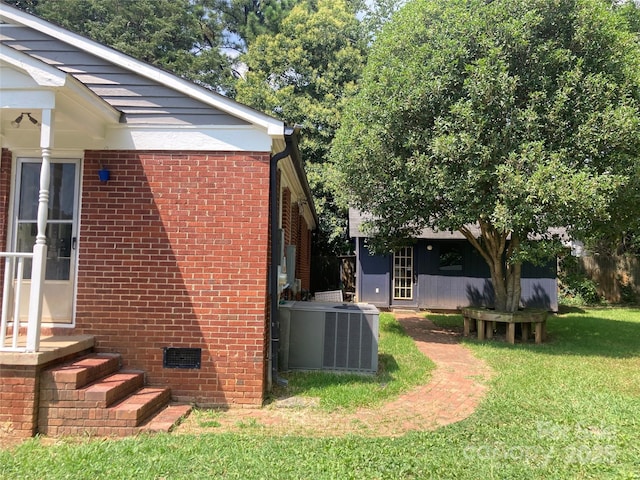 1162 Brighton Pl, Charlotte, NC 28205 - view of grassy yard with an outdoor structure