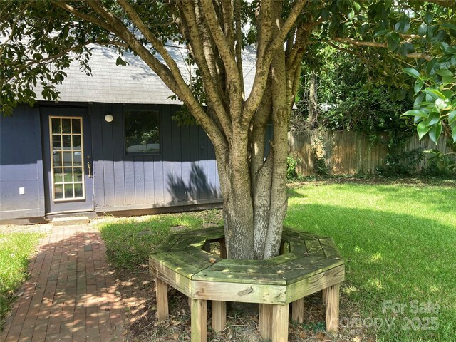 1162 Brighton Pl, Charlotte, NC 28205 - view of yard featuring an outdoor structure