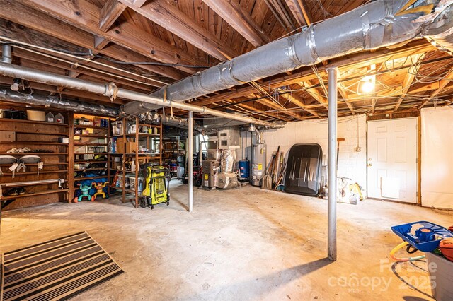 464 23rd Avenue Dr NE, Hickory, NC 28601 - unfinished below grade area with gas water heater