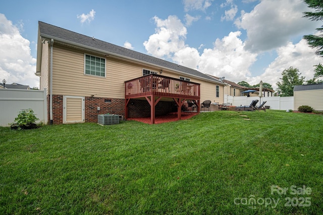 515 E Carpenter St, Maiden, NC 28650 - back of property with a wooden deck