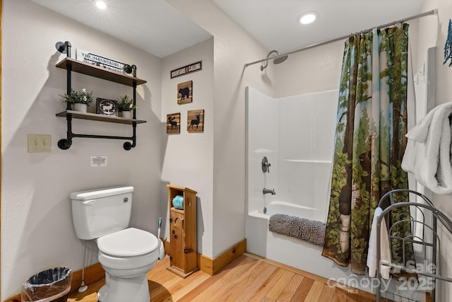 55 Kirkland Mountain Ln, Bryson City, NC 28713 - bathroom featuring wood finished floors, shower / bath combo, and recessed lighting