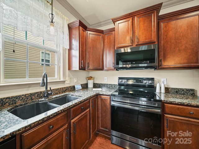 109 Dewfield Ln, Boiling Springs, SC 29316 - kitchen with appliances with stainless steel finishes, dark stone counters, decorative light fixtures, and wood finished floors