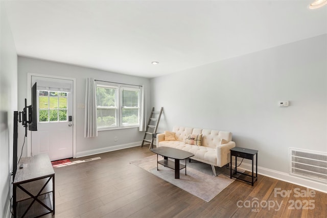 718 E Maple Ave, Gastonia, NC 28054 - living area with wood finished floors and recessed lighting