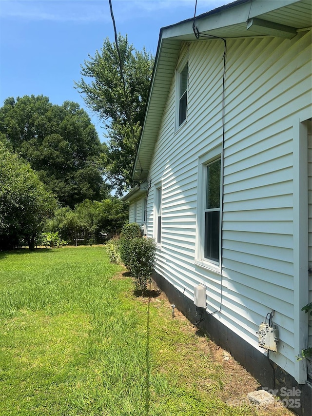 1014 8th St, Statesville, NC 28677 - view of side of home with a lawn