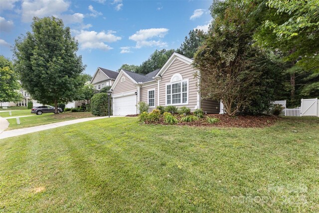 6533 Falls Lake Dr, Charlotte, NC 28270 - photo 4