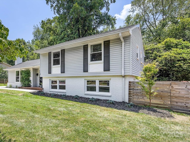 3200 Spring Valley Rd, Charlotte, NC 28210 - split level home with brick siding