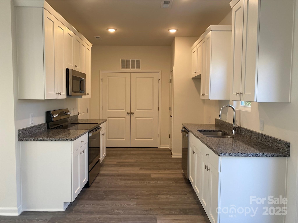1729 E Cloaninger Ave, Statesville, NC 28625 - photo 2