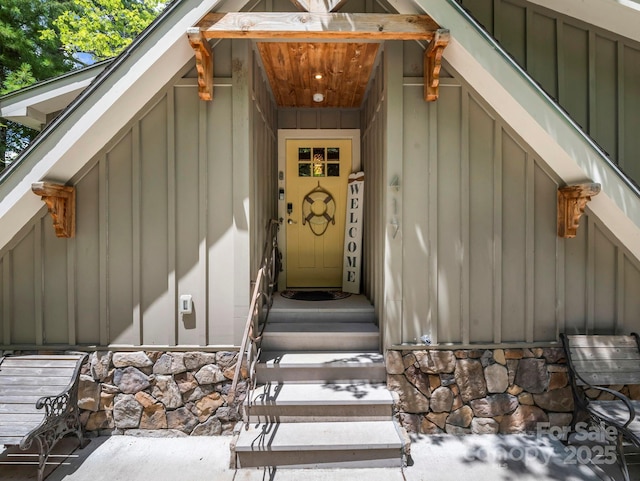 417 Tryon Bay Cir, Lake Lure, NC 28746 - photo 2