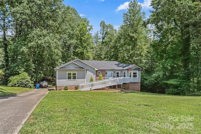 207 Jacksons Run, Morganton, NC 28655 - ranch-style house featuring brick siding, a front yard, driveway, and crawl space