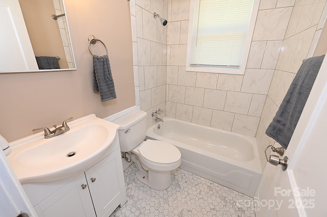 737 8th St SW, Hickory, NC 28602 - full bath with vanity and bathtub / shower combination