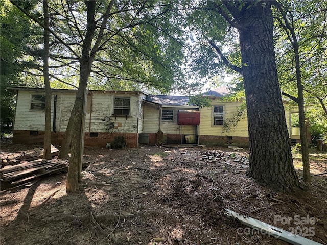 301 Weant St, Salisbury, NC 28144 - back of house with crawl space