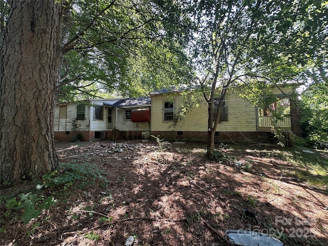 301 Weant St, Salisbury, NC 28144 - rear view of house featuring crawl space