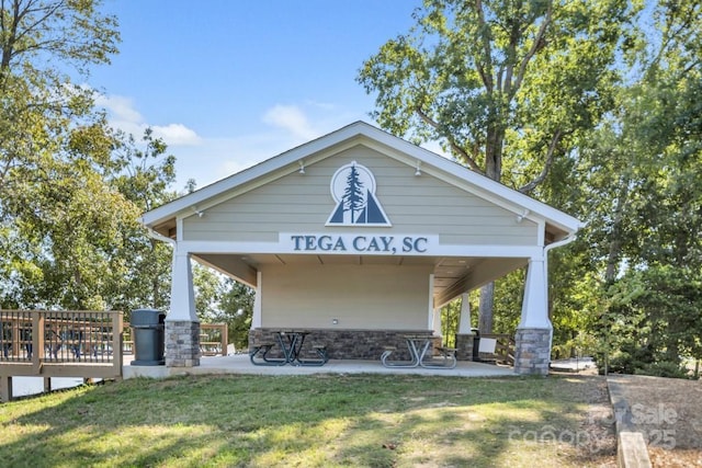 2004 Dornoch Rd, Tega Cay, SC 29708 - view of home's community with a lawn and a gazebo