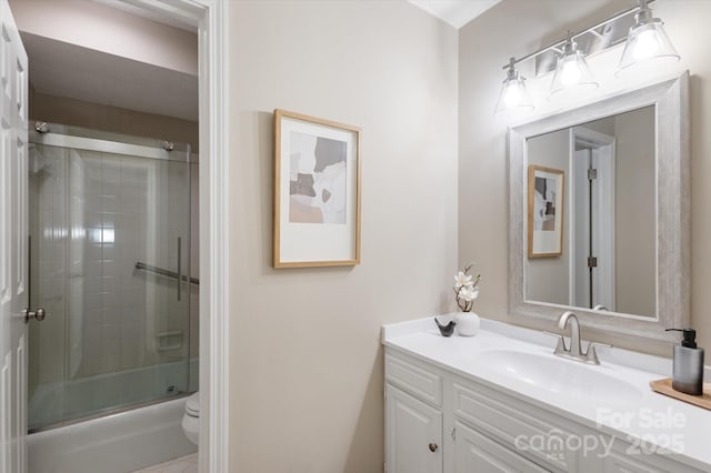 1409 Kensington Rd Unit B-8, Hendersonville, NC 28791 - bathroom with vanity and bath / shower combo with glass door