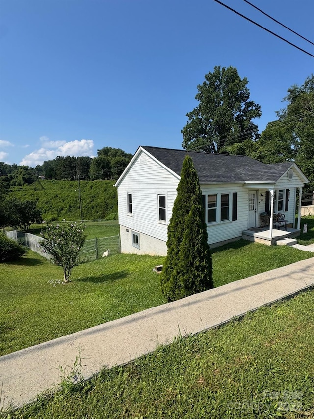 1045 Warren Pl NW, Lenoir, NC 28645 - view of side of property