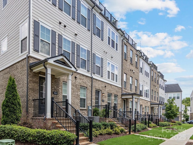 5018 Harrowsmith Ln, Charlotte, NC 28204 - view of property featuring a residential view