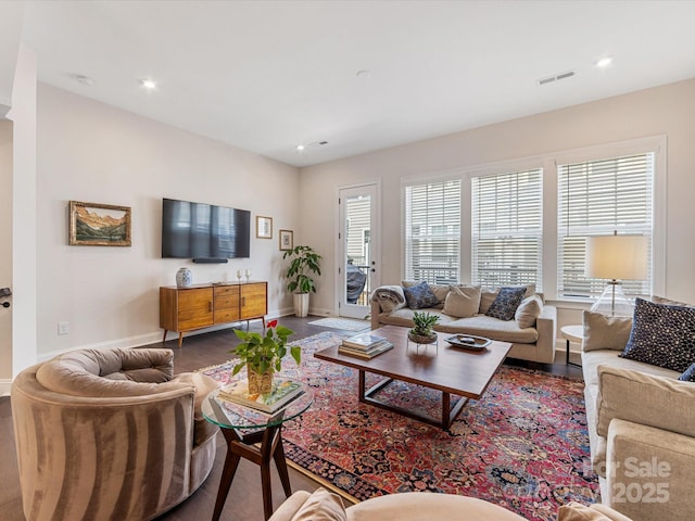 5018 Harrowsmith Ln, Charlotte, NC 28204 - living area featuring wood finished floors and recessed lighting