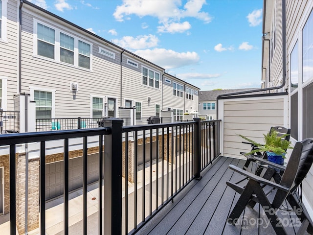 5018 Harrowsmith Ln, Charlotte, NC 28204 - wooden terrace featuring a residential view