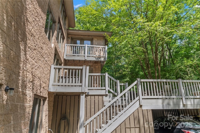 6724 Riverfront Dr, Charlotte, NC 28216 - wooden terrace featuring stairs