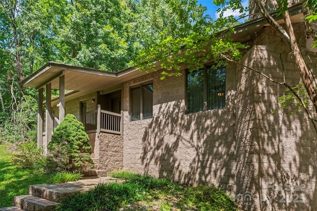 6724 Riverfront Dr, Charlotte, NC 28216 - view of side of property