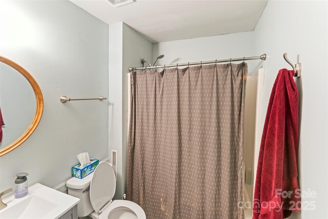 6724 Riverfront Dr, Charlotte, NC 28216 - full bathroom featuring vanity and shower / bath combo