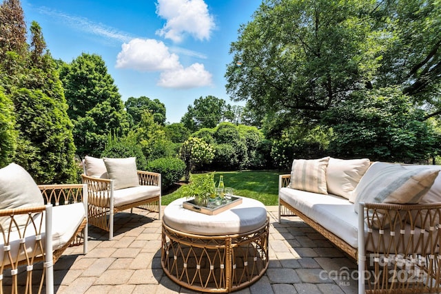 1614 Lombardy Cir, Charlotte, NC 28203 - view of patio / terrace featuring an outdoor hangout area