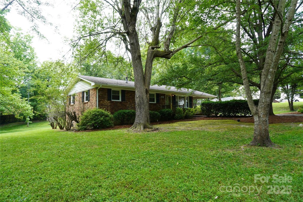 402 E Iowa Ave, Bessemer City, NC 28016 - photo 1