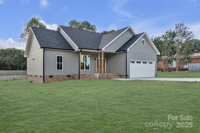 2325 32nd St NE, Hickory, NC 28601 - modern inspired farmhouse with crawl space, a shingled roof, and a front lawn