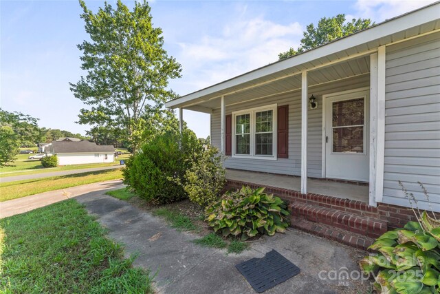 600 Piper Ct, Wingate, NC 28174 - view of home's exterior with covered porch