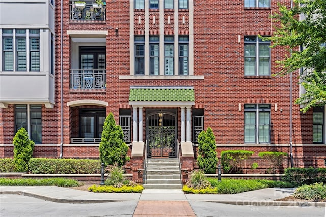 2810 Selwyn Ave Unit 429, Charlotte, NC 28209 - view of front facade featuring brick siding