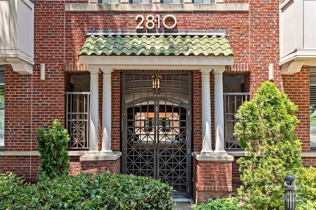 2810 Selwyn Ave Unit 429, Charlotte, NC 28209 - entrance to property featuring brick siding