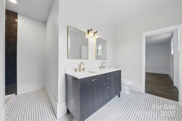 522 Alexander St, Statesville, NC 28677 - full bathroom featuring double vanity and toilet