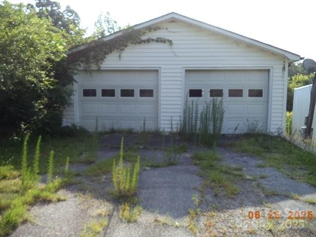 1374 Circle Dr, China Grove, NC 28023 - view of detached garage