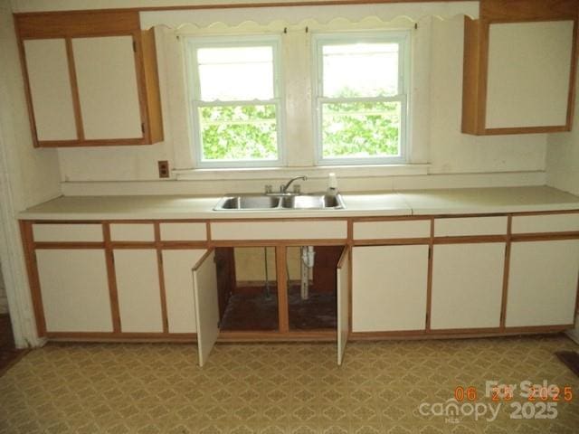 1374 Circle Dr, China Grove, NC 28023 - kitchen featuring light flooring and light countertops