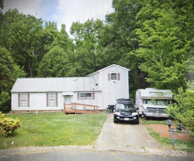 10100 Cromarty Ln, Mint Hill, NC 28227 - view of front facade featuring a front yard