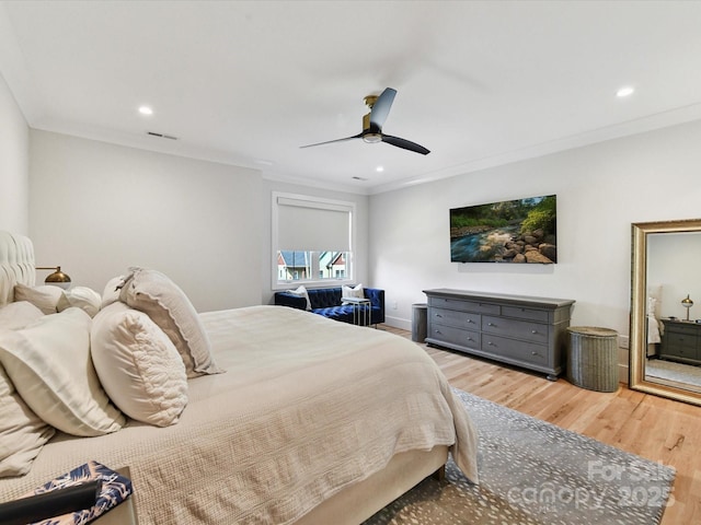 615 Melbourne Ct, Charlotte, NC 28209 - bedroom featuring wood finished floors, recessed lighting, a ceiling fan, and ornamental molding