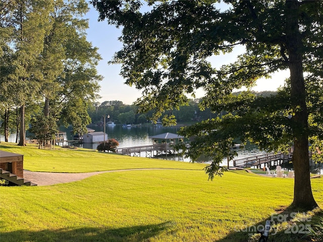 4927 Vagabond Ln, Sherrills Ford, NC 28673 - view of home's community with a water view and a yard