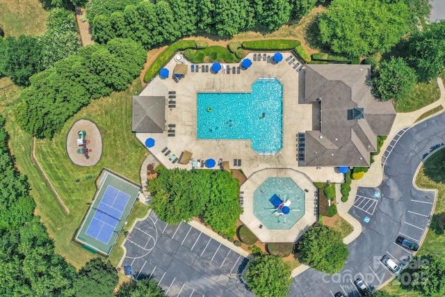 8606 Gresham Dr, Waxhaw, NC 28173 - aerial view of property and surrounding area featuring a pool