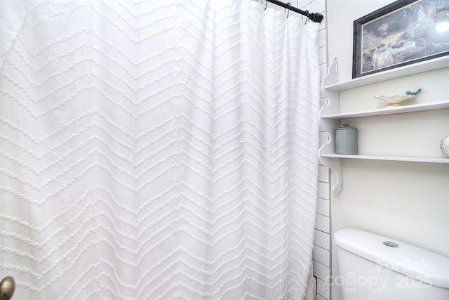 1482 Willow Oaks Trl, Matthews, NC 28104 - full bathroom with toilet and a shower with shower curtain