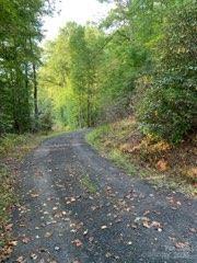 997 Hoot Owl Rd, Spruce Pine, NC 28777
