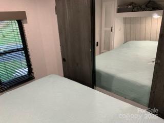 997 Hoot Owl Rd, Spruce Pine, NC 28777