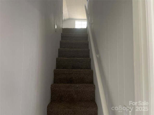 518 W White St, Chester, SC 29706 - stairway featuring vaulted ceiling