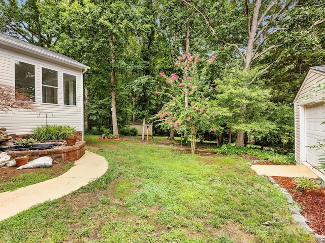 15139 Wiltshire Manor Dr, Charlotte, NC 28278 - view of grassy yard
