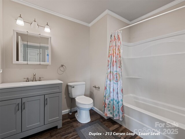 113 Bronco Way, Waynesville, NC 28785 - bathroom with wood finished floors, crown molding, vanity, and shower / bathtub combination with curtain