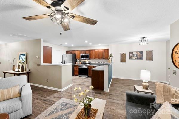 1352 Walnut Hill Dr, Rock Hill, SC 29732 - photo 5