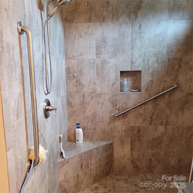 835C Wynnshire Dr Unit 45, Hickory, NC 28601 - bathroom featuring tiled shower