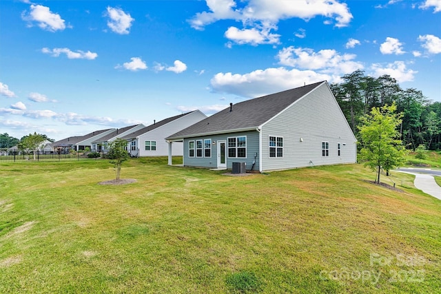 5846 Oak Branch Cir, Maiden, NC 28650 - rear view of house featuring a shingled roof