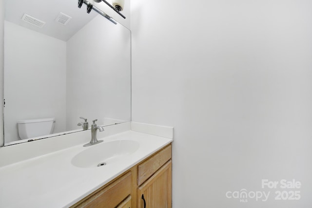 10807 Summitt Tree Ct, Charlotte, NC 28277 - bathroom with toilet and vanity